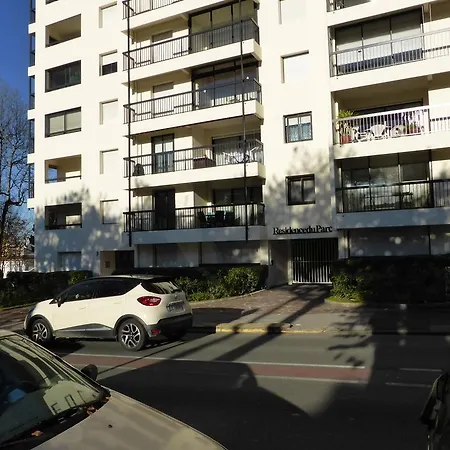 Centre Apartment *